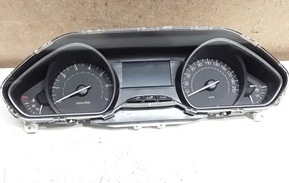 Peugeot 208 Speedometer (instrument cluster) 9813848780
