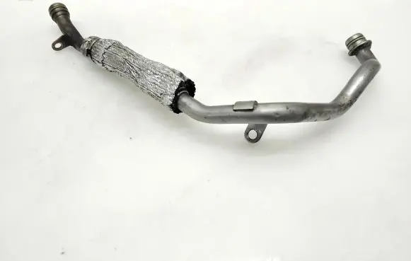 Volkswagen Touareg I Engine coolant pipe/hose
