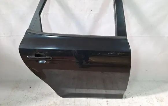 KIA Ceed Rear door 