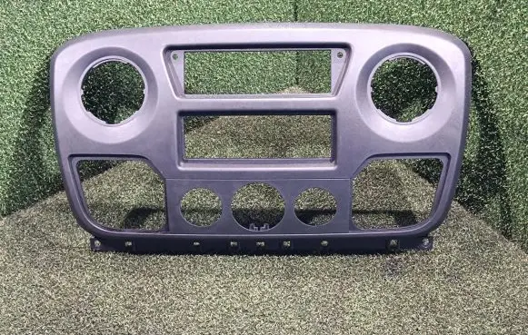 Renault Master III Dashboard center trim panel 682600025R