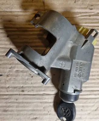 Volkswagen Golf II Ignition lock 468906498