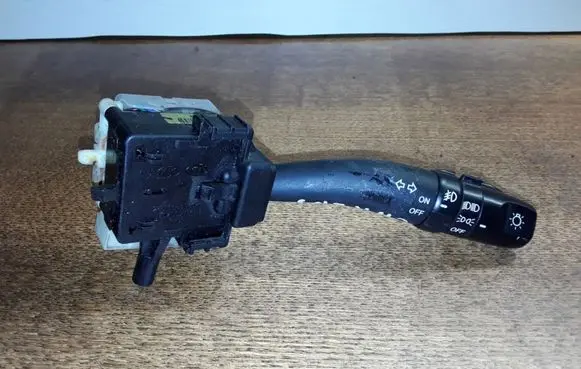 KIA Carens I Indicator stalk 2020057632