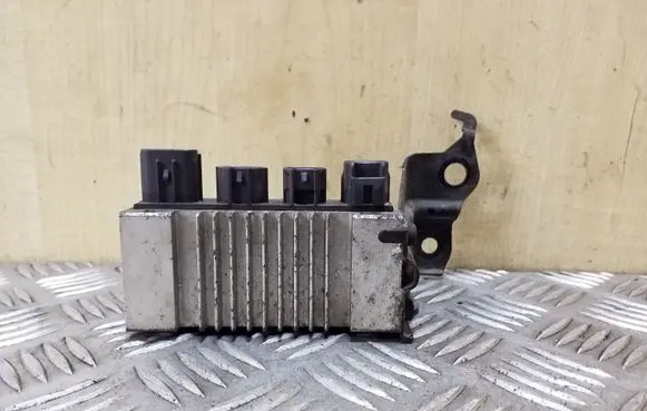 Glow plug pre-heat relay