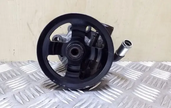 Toyota Avensis T250 Power steering pump