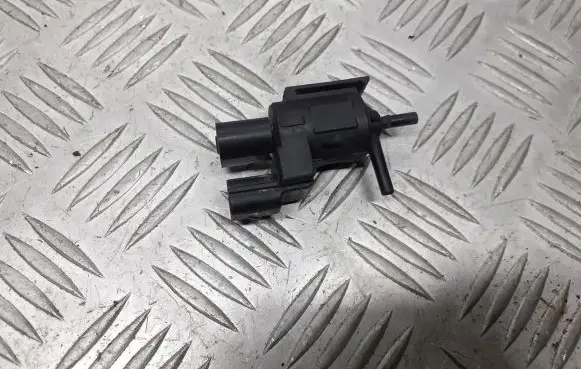 Mitsubishi Pajero Pinin Valve vacuum 