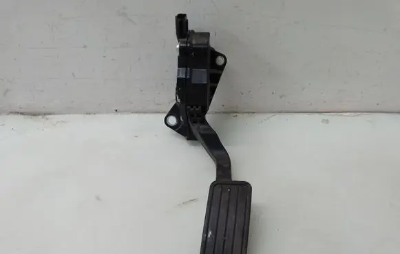 Subaru Forester SG Accelerator throttle pedal 36010SA060