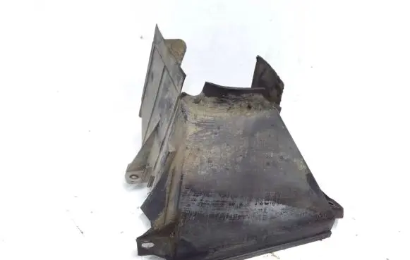 Volkswagen PASSAT B4 Intercooler air channel guide 3A0121283E