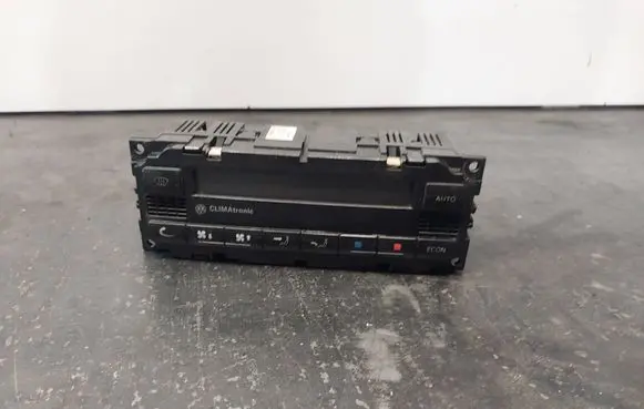Volkswagen PASSAT B5 Climate control/heater control trim 3B1907044K