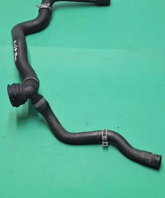 Engine coolant pipe/hose