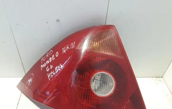 Ford Mondeo Mk III Rear/tail lights 1S7113405A