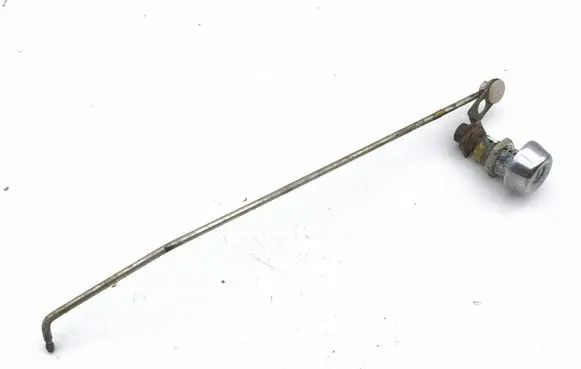 Rolls-Royce Silver Spirit Front door lock (next to the handle) 