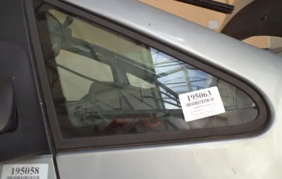 Ford Galaxy Front door vent window glass four-door 