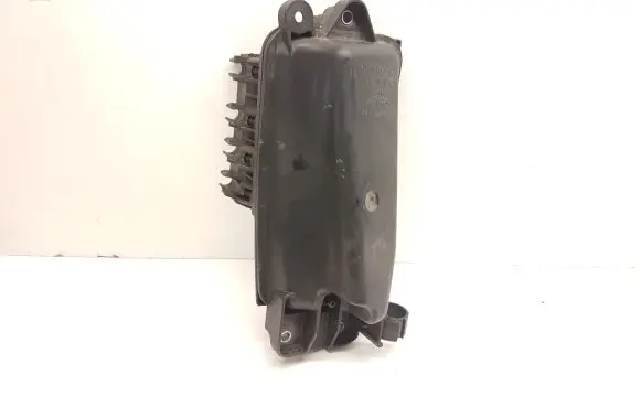 Vacuum air tank