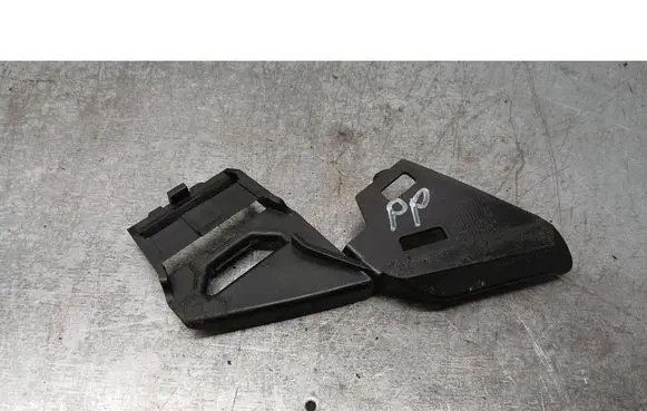 Volvo V50 Front bumper mounting bracket 30678262