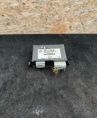 Jaguar XF X250 Hand brake control module 8W832C496BD