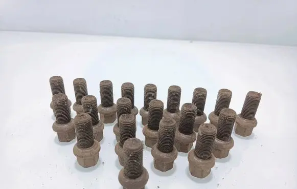 Nuts/bolts