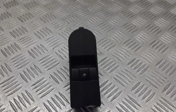 Opel Zafira B Quarter vent window switch 13228709