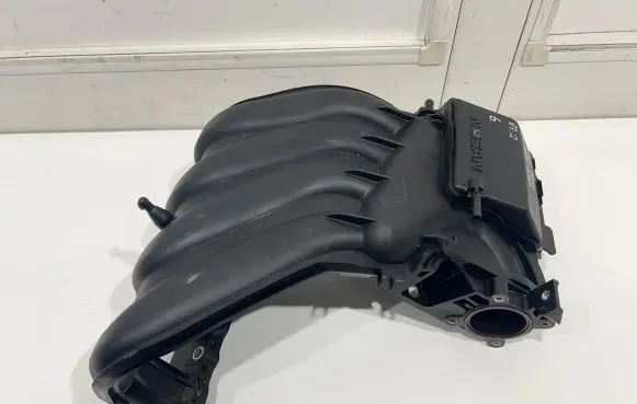Nissan Juke I F15 Intake manifold PA6GF30