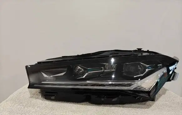 Skoda Superb B9 Headlight/headlamp 3P1941015B LF77309