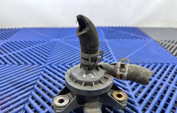 Lexus CT 200H Electric auxiliary coolant/water pump G904052010 1310910174