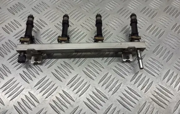 Opel Astra H Fuel main line pipe