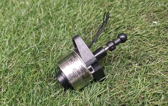 Headlight level adjustment motor