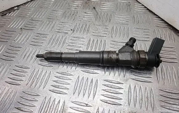 BMW 5 E60 E61 Fuel injector 7794652 0445110212
