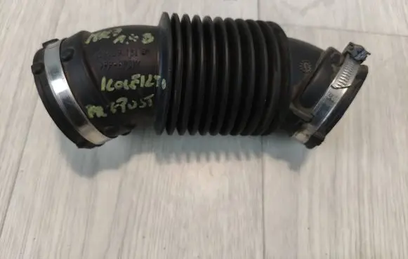 Ford Fiesta Air intake hose/pipe N04039E151