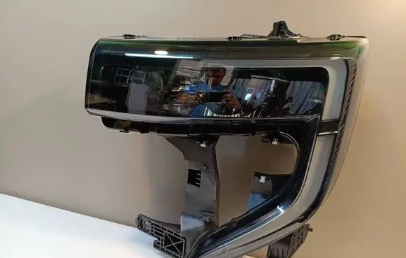 Renault Master IV Headlight/headlamp 260609073R