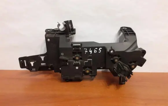 BMW 5 F10 F11 Other engine bay part T823478 624404