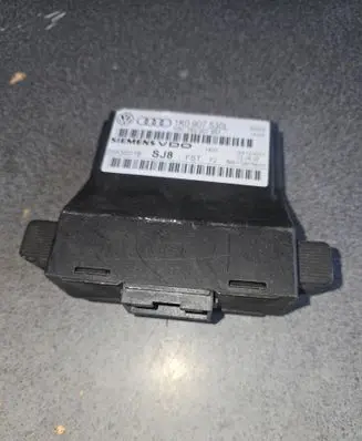 Volkswagen Touran I Gateway control module 1K0907530L 1K0907951 5WK50011B