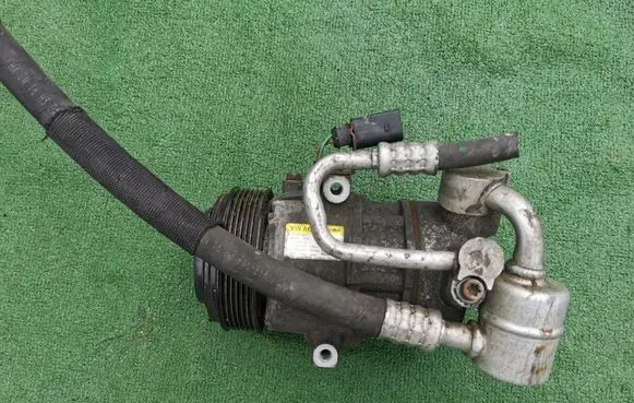 Volkswagen Up Air conditioning (A/C) compressor (pump) 1S0816803