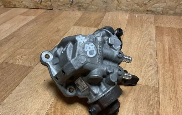 Volkswagen Touareg II Fuel injection high pressure pump 059130755CD 0445010693