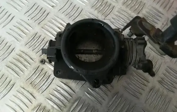 Ford Mondeo MK II Throttle valve 988fde 988f-de