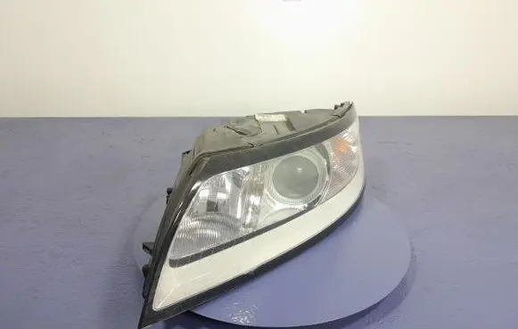 Volvo S40 Headlight/headlamp 31299583