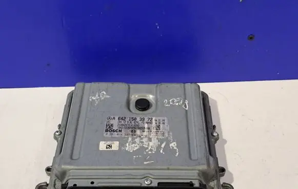 Mercedes-Benz E W211 Engine control unit/module A6421503972 02810144323