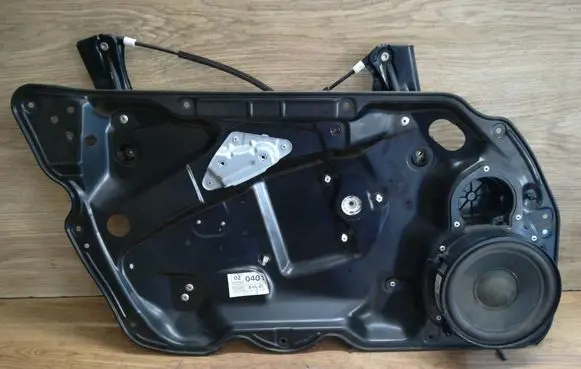 Volkswagen PASSAT B6 Front door window regulator with motor 3C1837755L 1107 931219109
