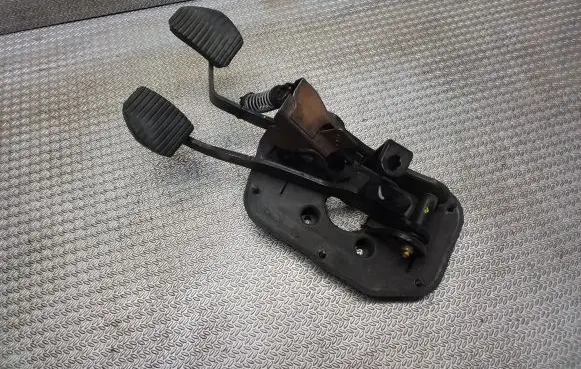 Fiat Ducato Clutch pedal 1335033080