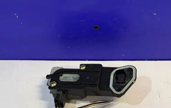 Volvo S40 Fuel cap release pull handle 30716754