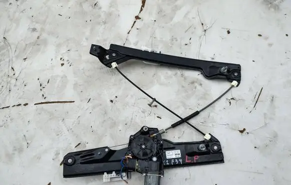 BMW X2 F39 Front door window regulator with motor 742039108