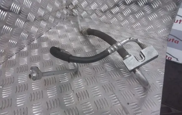 Ford Mondeo Mk III Air conditioning (A/C) pipe/hose