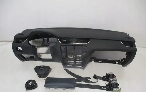 Skoda Rapid (120G, 130G, 135G) Radio/GPS head unit trim 