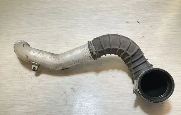 Intercooler hose/pipe