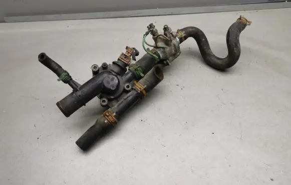 Renault Scenic I Thermostat/thermostat housing 8200074346 8200074346C