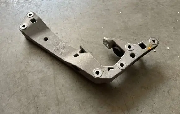 BMW 6 G32 Gran Turismo Gearbox mounting bracket 6861583
