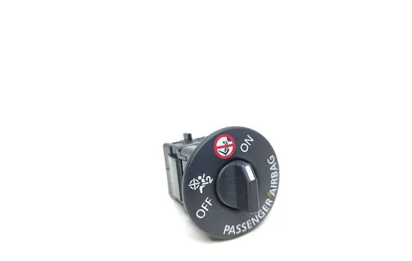 Passenger airbag on/off switch