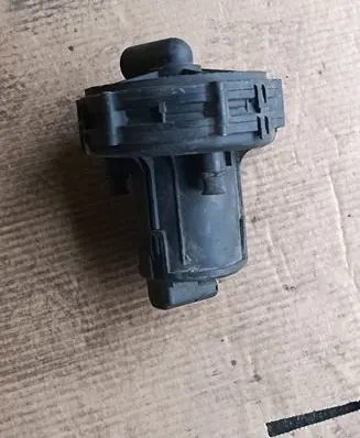 BMW 5 E39 Secondary air pump 721852
