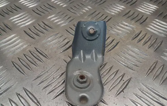Opel Corsa D Fender mounting bracket 13191157