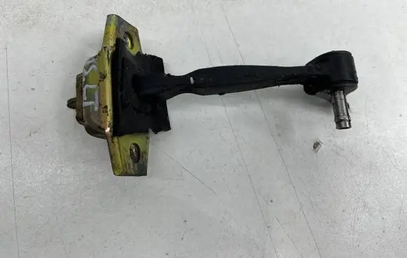 Lexus IS 200-300 Rear door check strap stopper