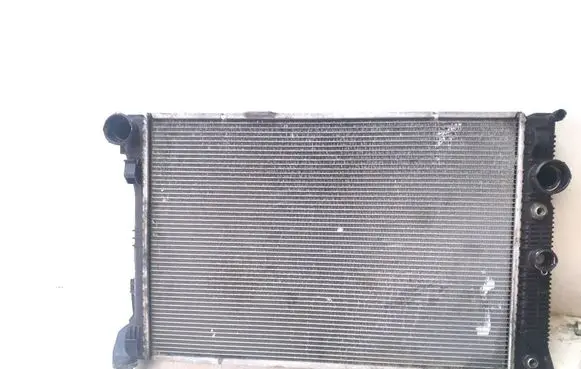 Mercedes-Benz C W204 Coolant radiator A2045001203